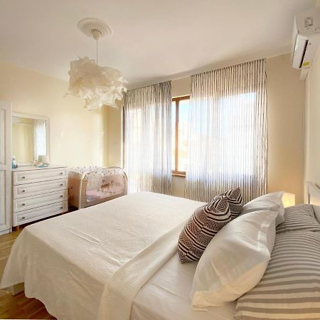 Lovely Apartment With Balcony In Pomorie Old Town By Flat Mаnаger Esterno foto